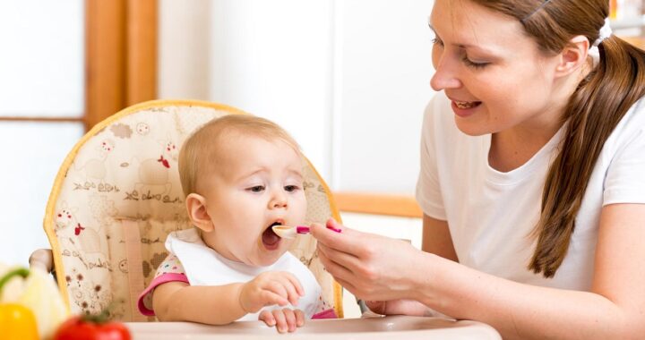 baby's eating and self-feeding skills