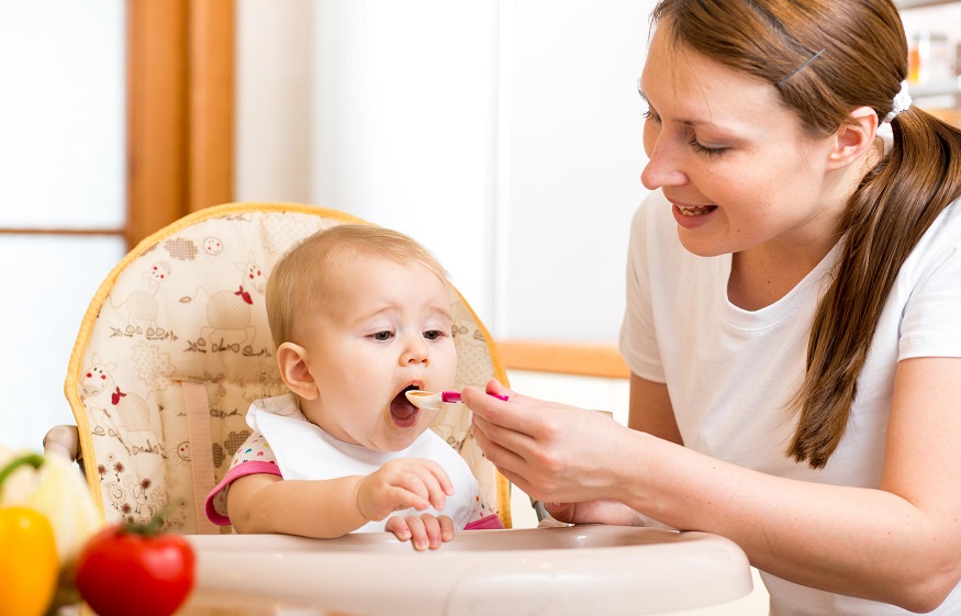 baby's eating and self-feeding skills