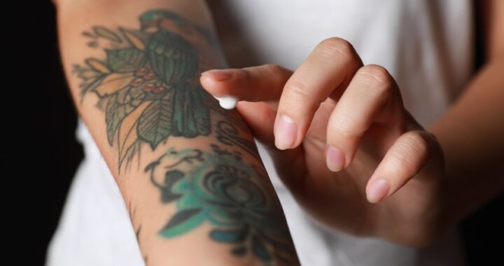 Vaseline in tattoo